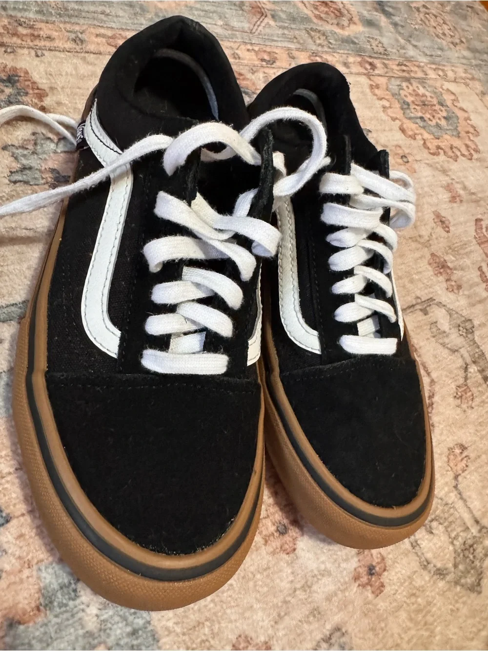Vans Old Skool Black Suede Canvas Gum Sole Sneakers Men’s 6.5 Women’s 8